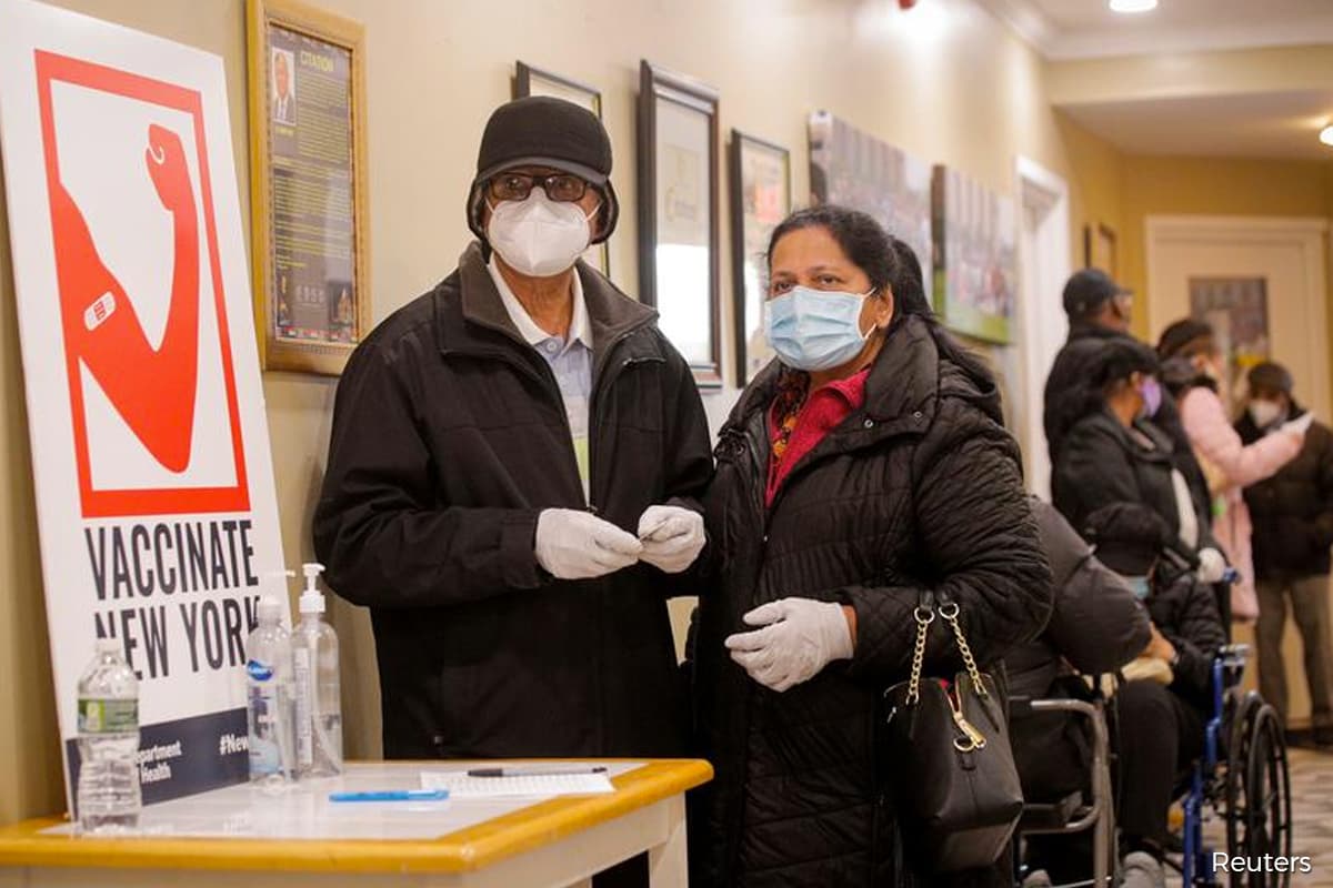 New York officials downplay concern over new coronavirus variant