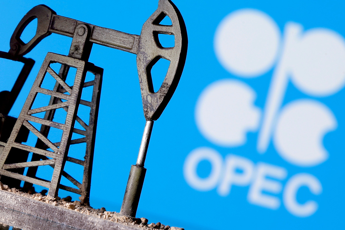 Oil slides 2% on oversupply fears after OPEC wrangles an agreement