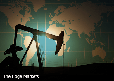 Oil slides 3 pct; hits 2-1/2-mth low on U.S. stockpile, Iraqi supply