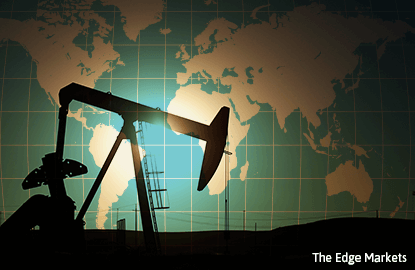 U.S. crude oil remains below $40 as oversupply still weighs