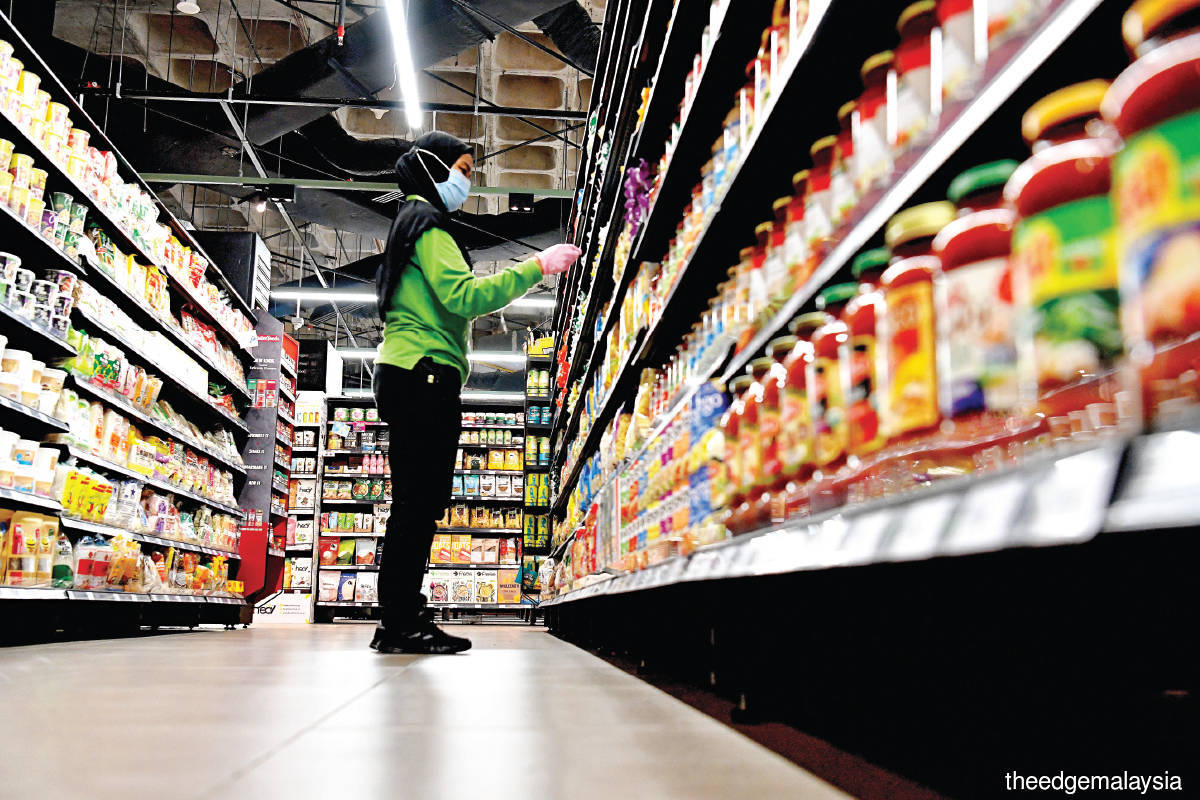 malaysia-s-wholesale-retail-sales-climb-5-2-in-march-official-data-show