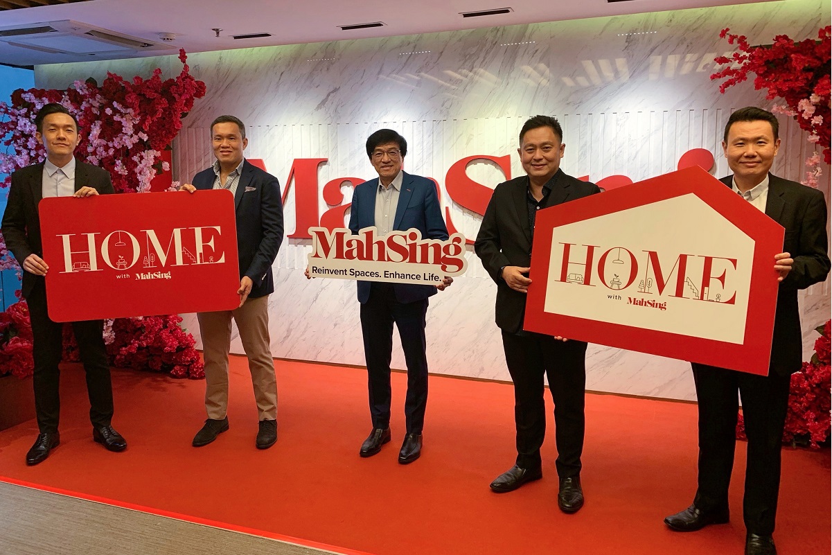 Mah Sing’s CEO Datuk Ho Hon Sang (centre) with senior management — (from left) general manager of branding and strategic marketing Bernard Yong, chief operating officer Benjamin Ong Chin Yee, chief operating officer Yeoh Chee Beng and general manager for sales and marketing Chris Chen — at the official launch of