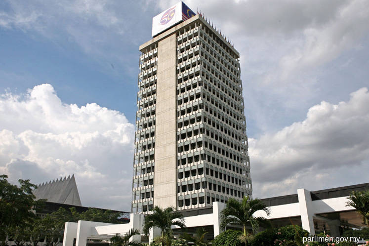 Govt withdraws two bills from second reading in Dewan Rakyat