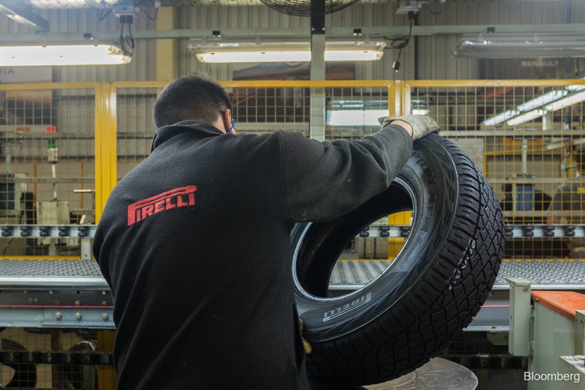 Pirelli in talks with Sinochem to reduce its stake to 10% &mdash; Bloomberg