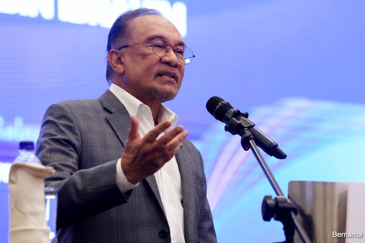 Anwar departs for home after successful three-country visit to Africa ...
