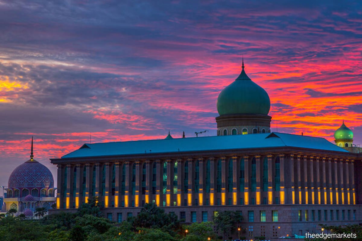 Agong believes govt capable of meeting early target