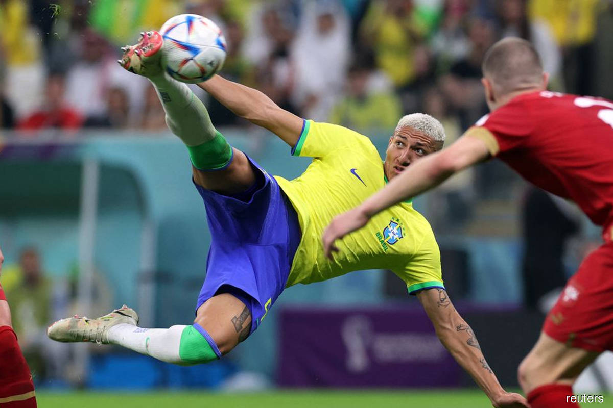 Richarlison turns on style as silky Brazil see off Serbia
