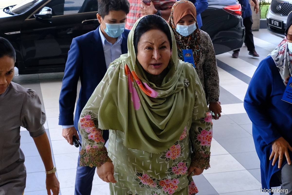 Decision on Rosmah's solar hybrid graft trial postponed to Sept 1