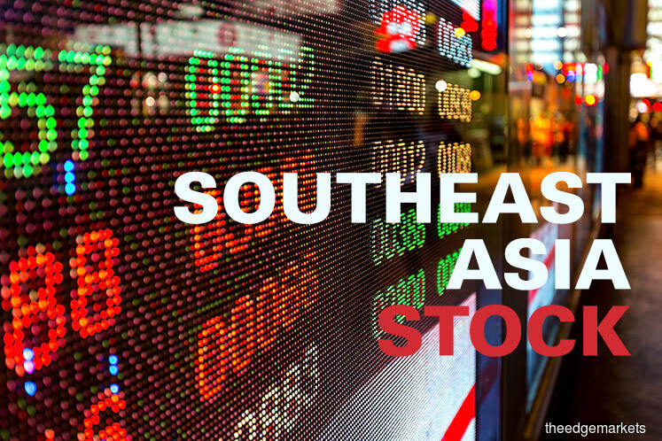 U.S. stocks point higher after blockbuster week of trade deals