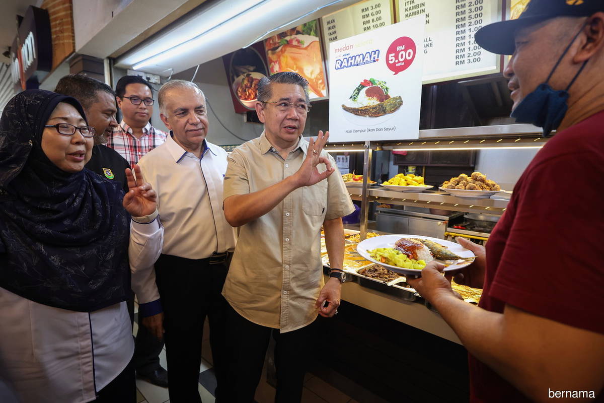 Under Menu Rahmah initiative, RM5 lunch, dinner meals now available at 15,000 food premises, says Salahuddin