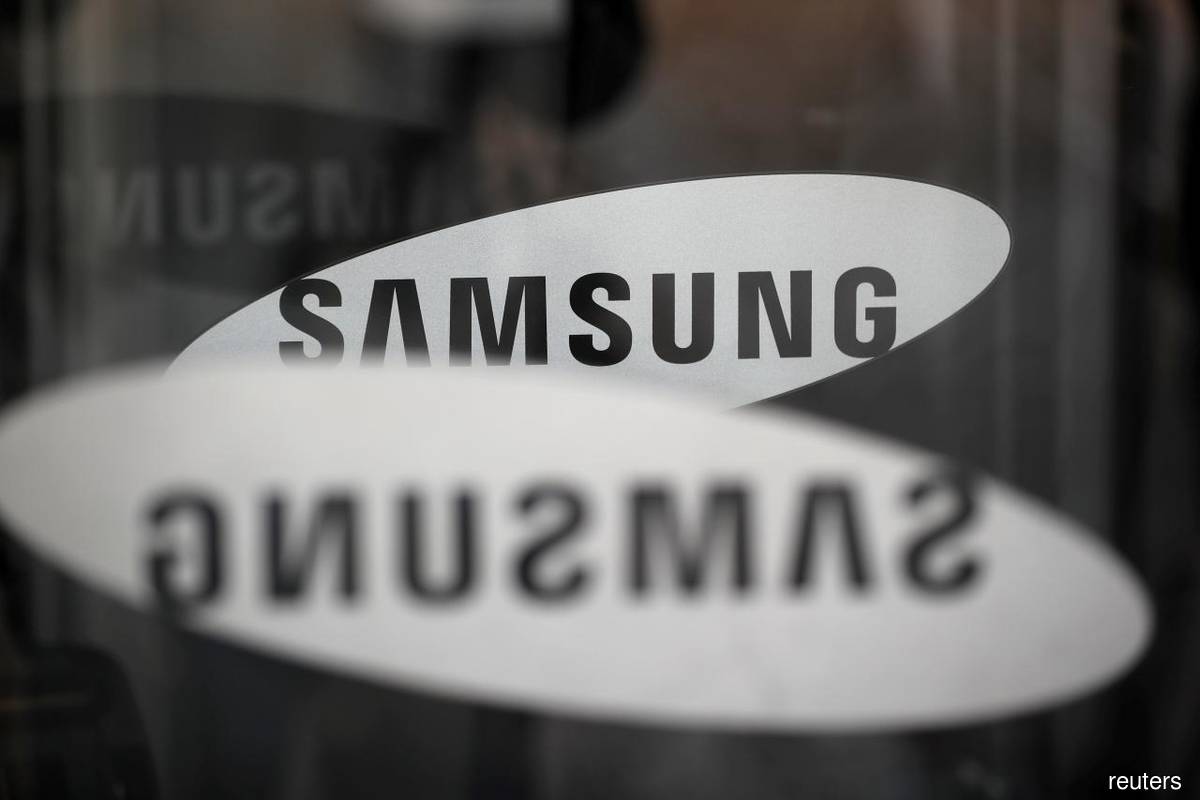Samsung Electronics' 4Q profit jumps on server chip demand, foundry margins