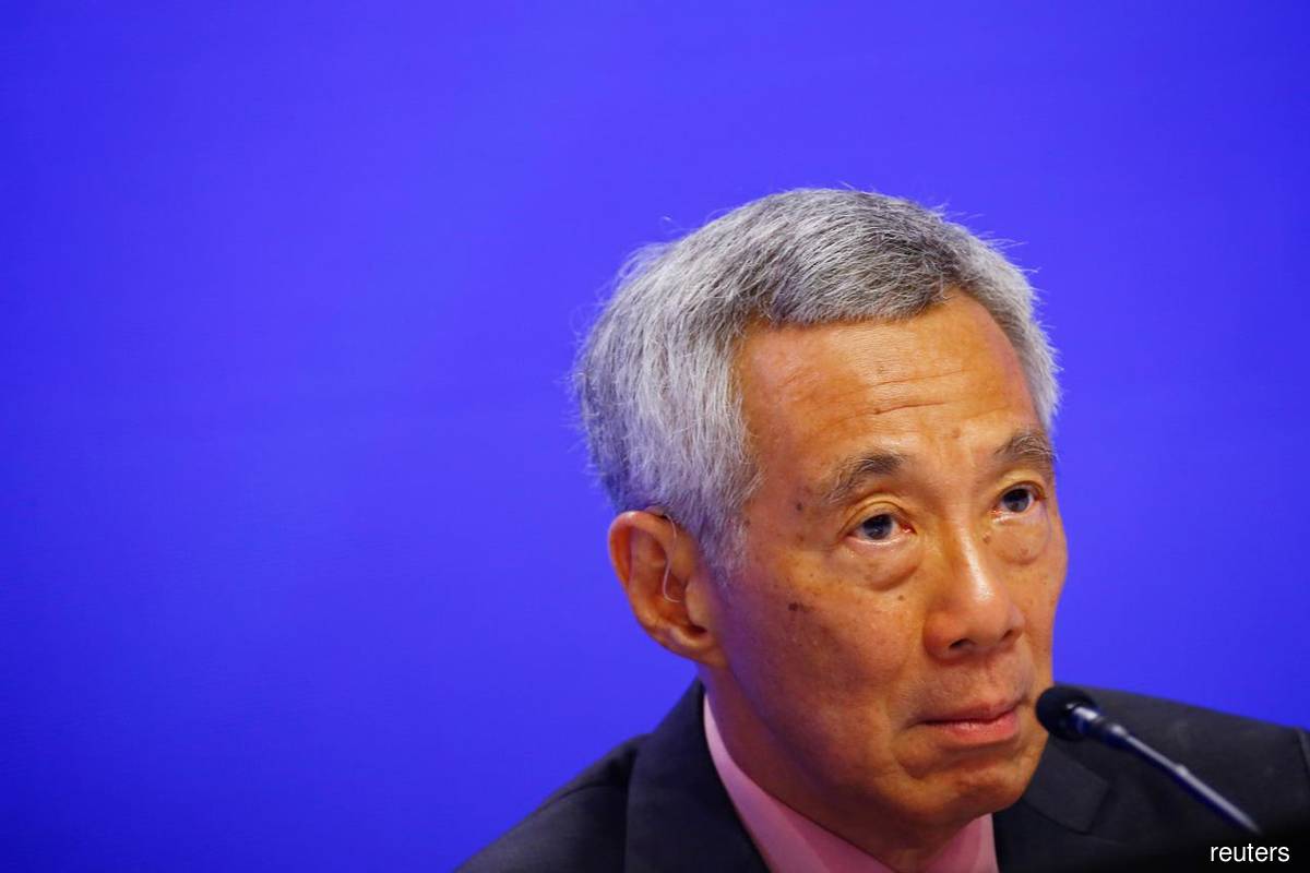 Lee Hsien Loong Sworn In As Singapore's Prime Minister | The Edge Markets