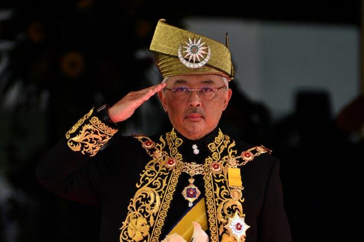 Malaysia’s king wins plaudits during political storm – The Stringer