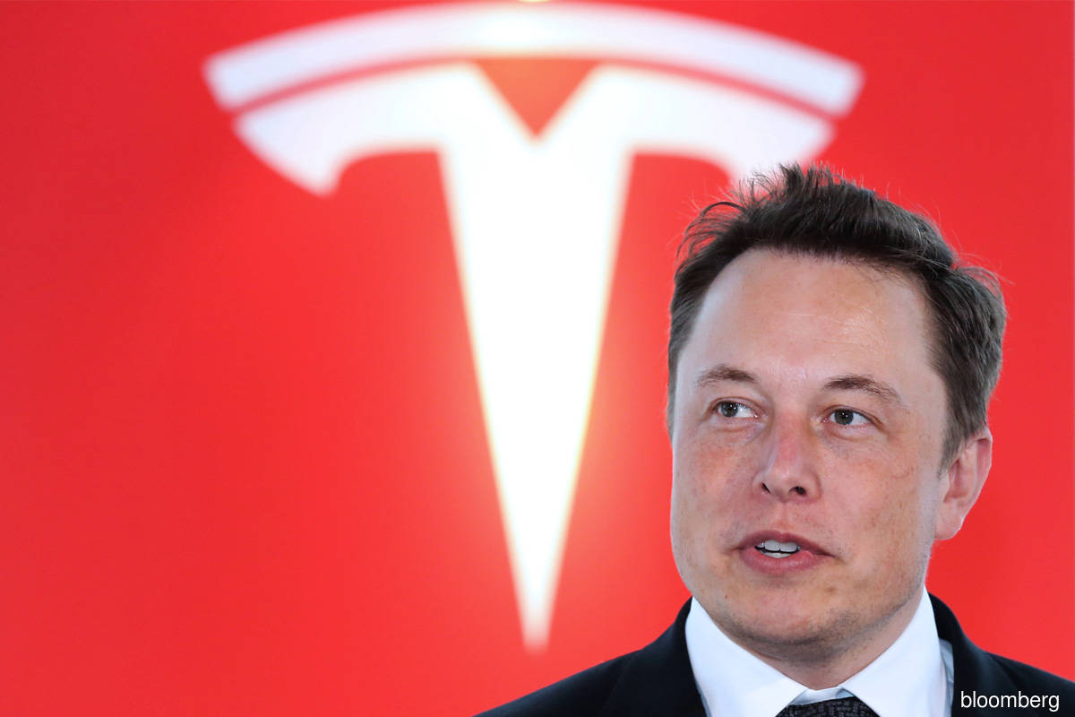Tesla investors lost US$12 billion after Musk tweet, jury is told