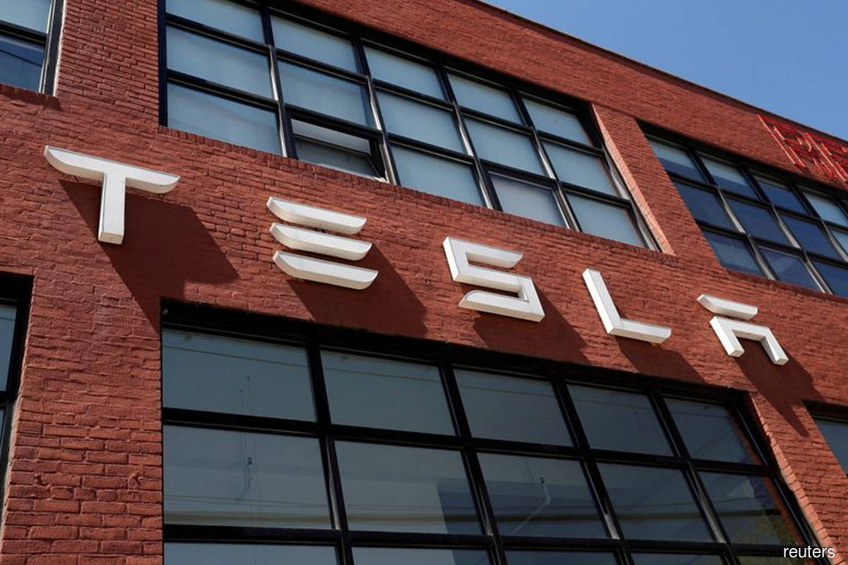 Tesla beats 3Q revenue estimates but supply-chain problems impacting factories