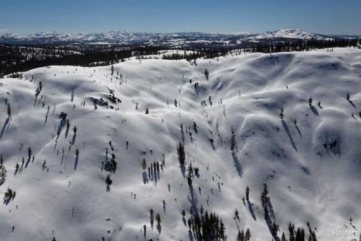 As many as 10 skiers missing, at least six stranded in California avalanche