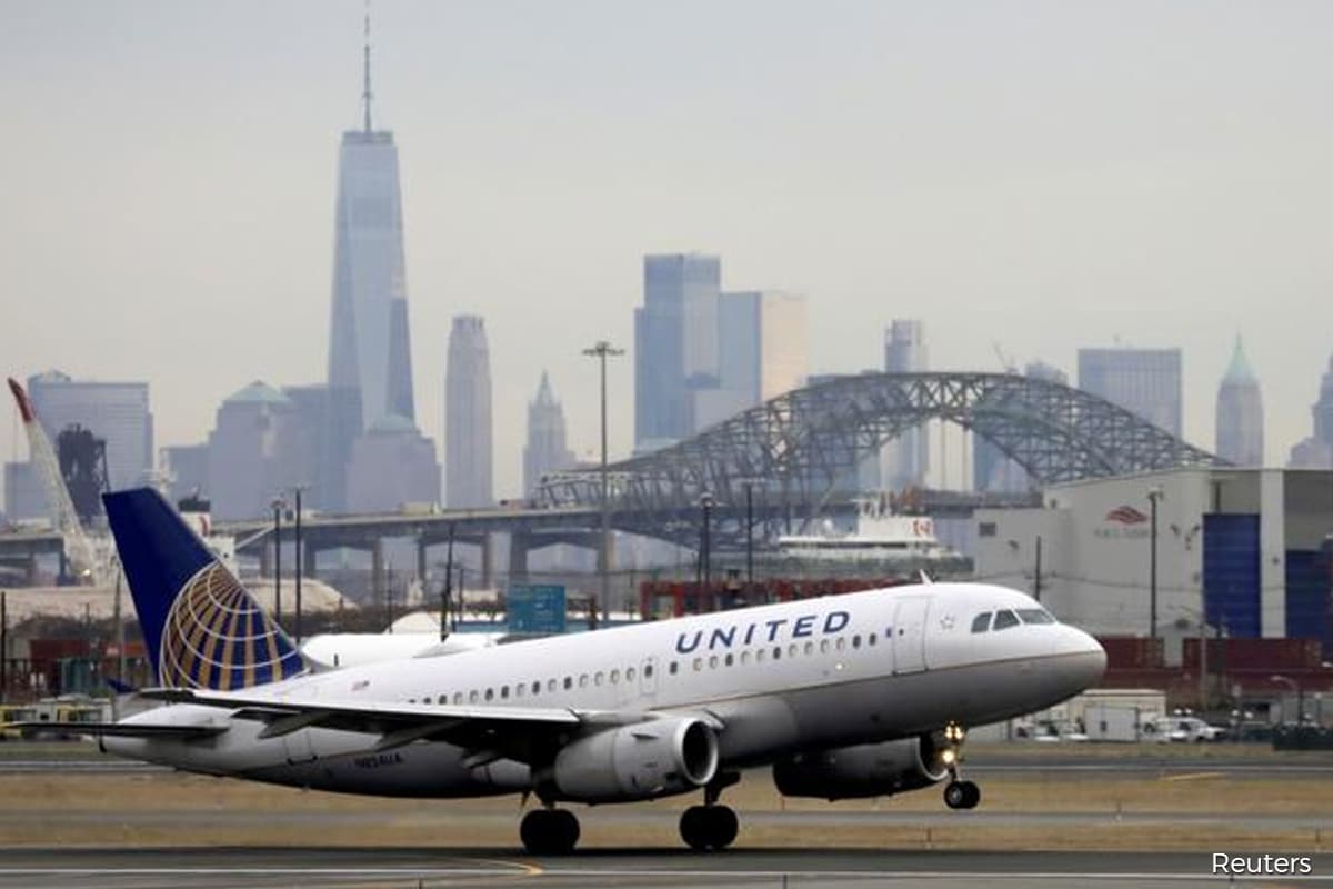 US airlines bringing back more pilots as travel demand rebounds