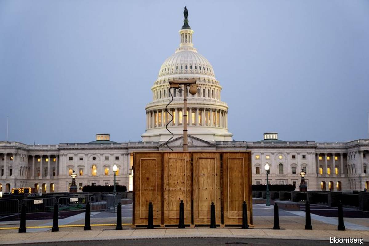 Lawmakers, staff urged to avoid Capitol during Saturday protest