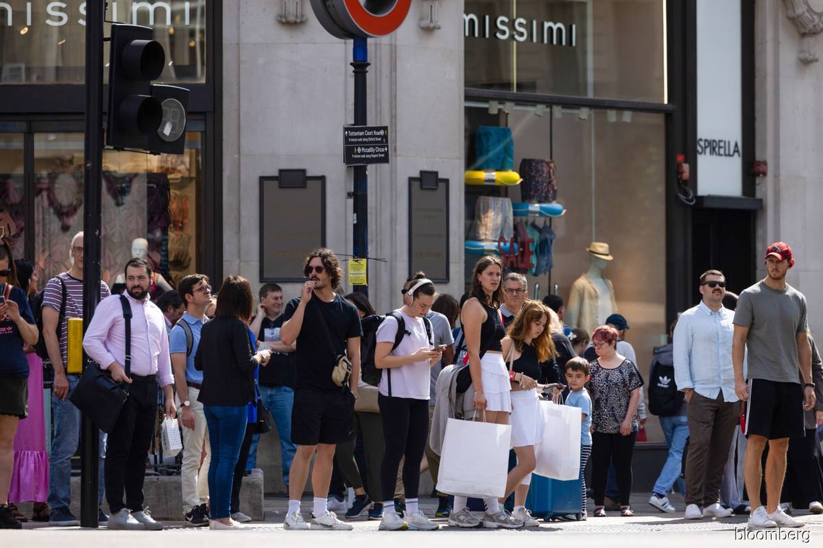 UK shop prices fall for first time in almost three years