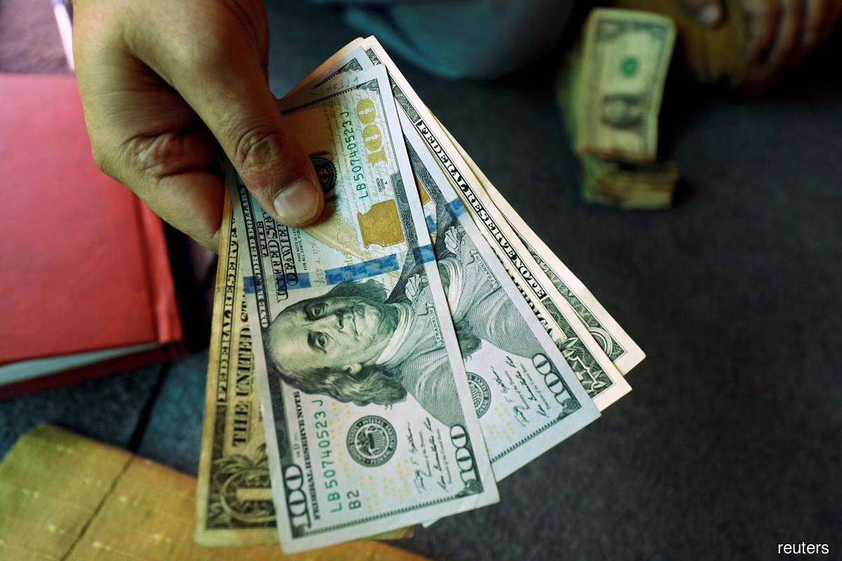 US dollar holds gains on optimism for economic outlook