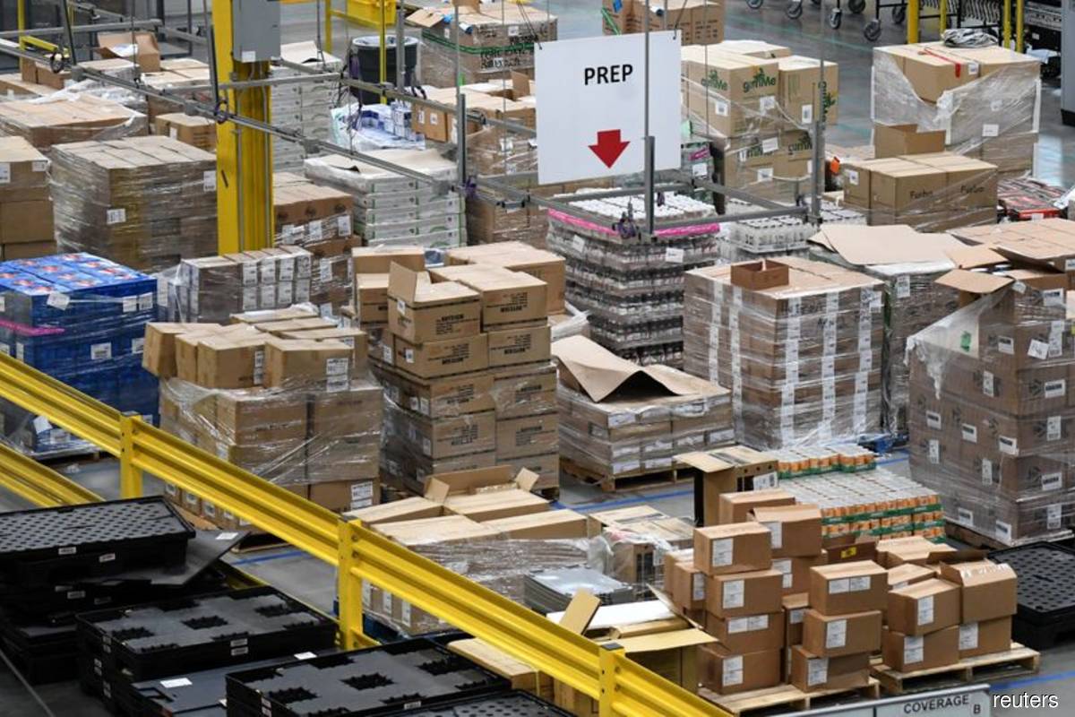 US business inventories increase further in September