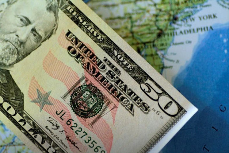 US dollar resumes ascent as investors panic about 