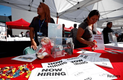 US job growth seen accelerating in January, wages strong