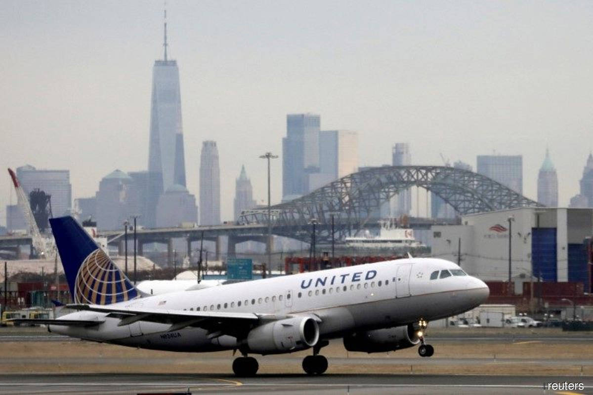 United Airlines nears order for over 100 widebody jets