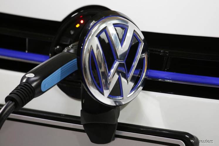 Volkswagen to invest 44 billion euros in e-cars by 2023