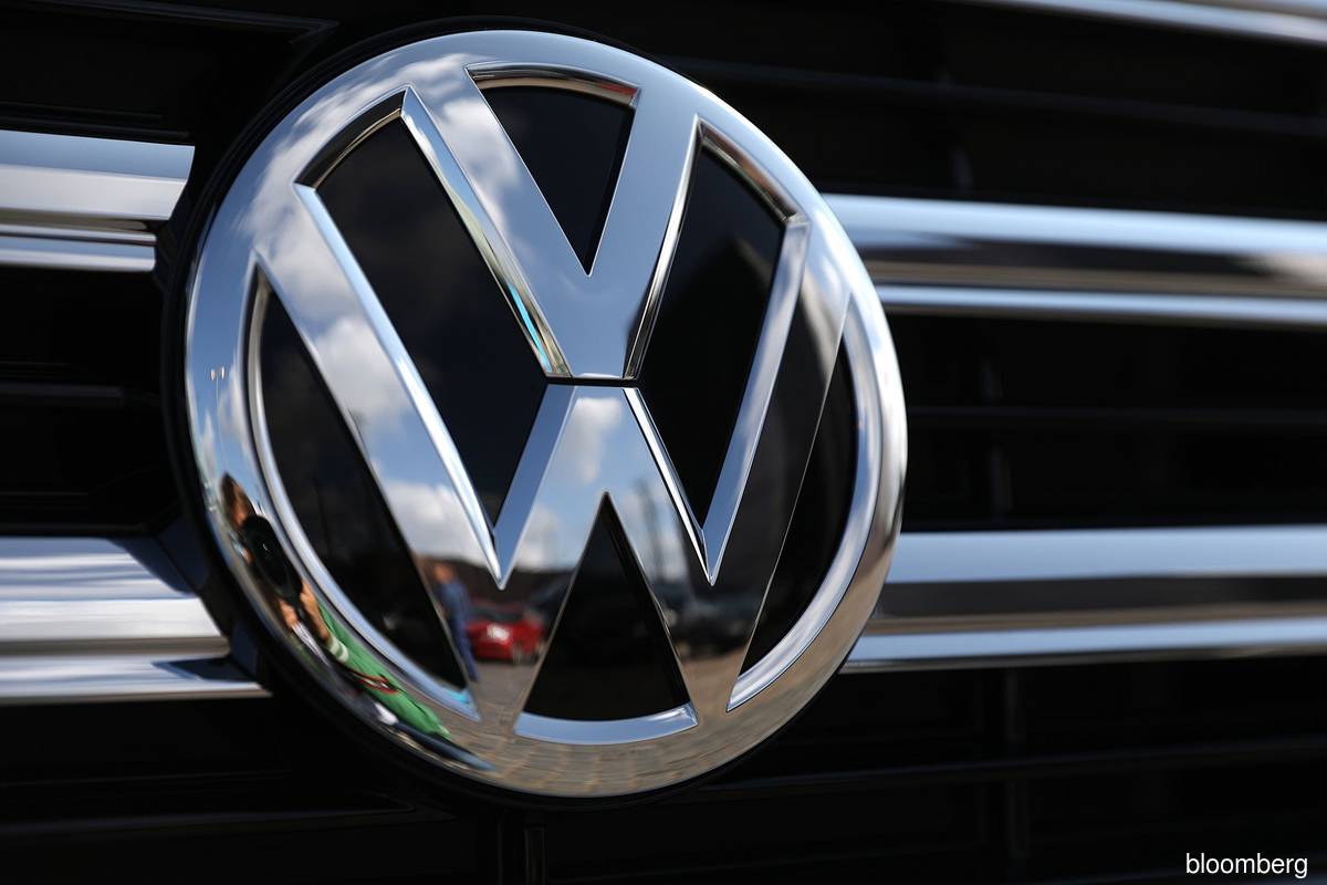 JPMorgan strikes deal to buy majority stake in Volkswagen 