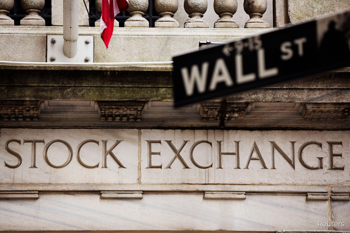 Wall Street closes higher as new stimulus talks ease shutdown worries
