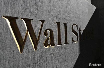 Wall Street resumes 2016 slide as energy stocks tumble