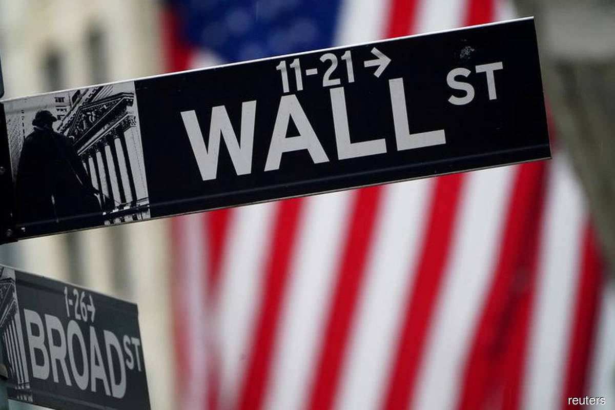 Stocks at new peaks on stimulus hopes; US dollar slips