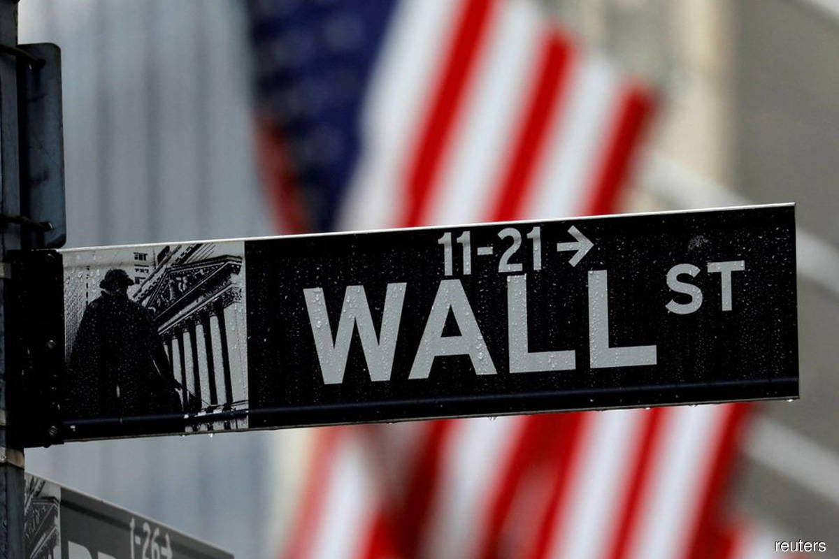 Wall Street retreats as rate hike concerns persist