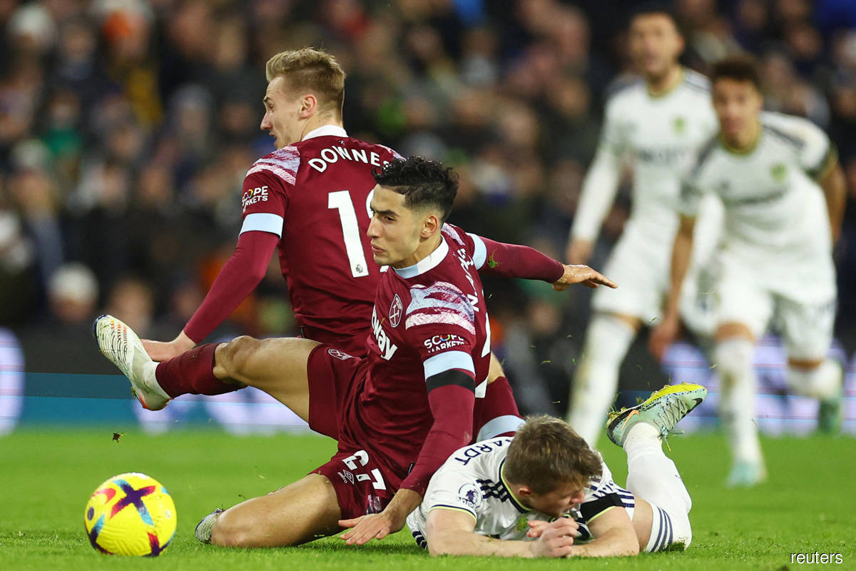 West Ham stop the rot with point at Leeds