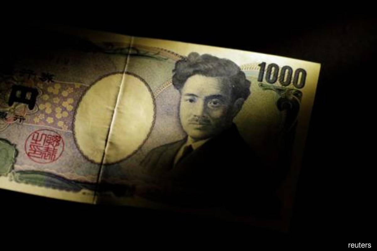Japan intervenes to support yen for the first time since 1998