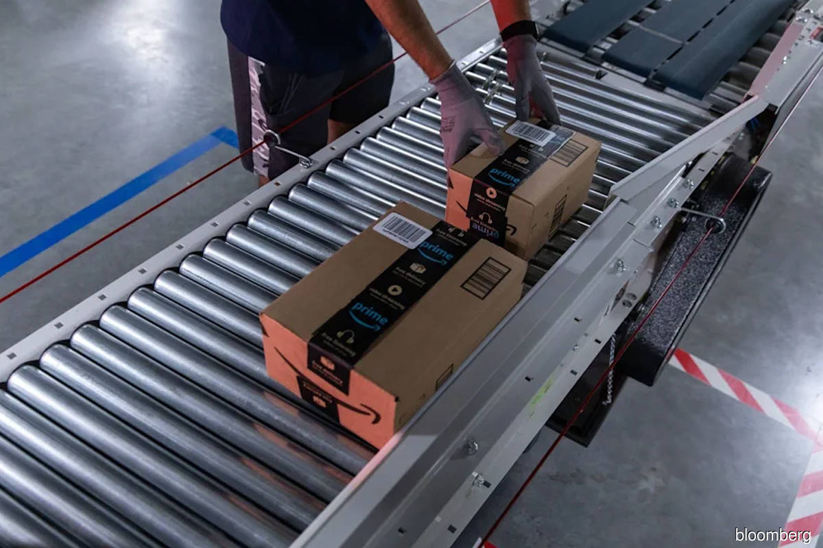 Amazon’s pandemic bump fades as vaccinated shoppers venture out