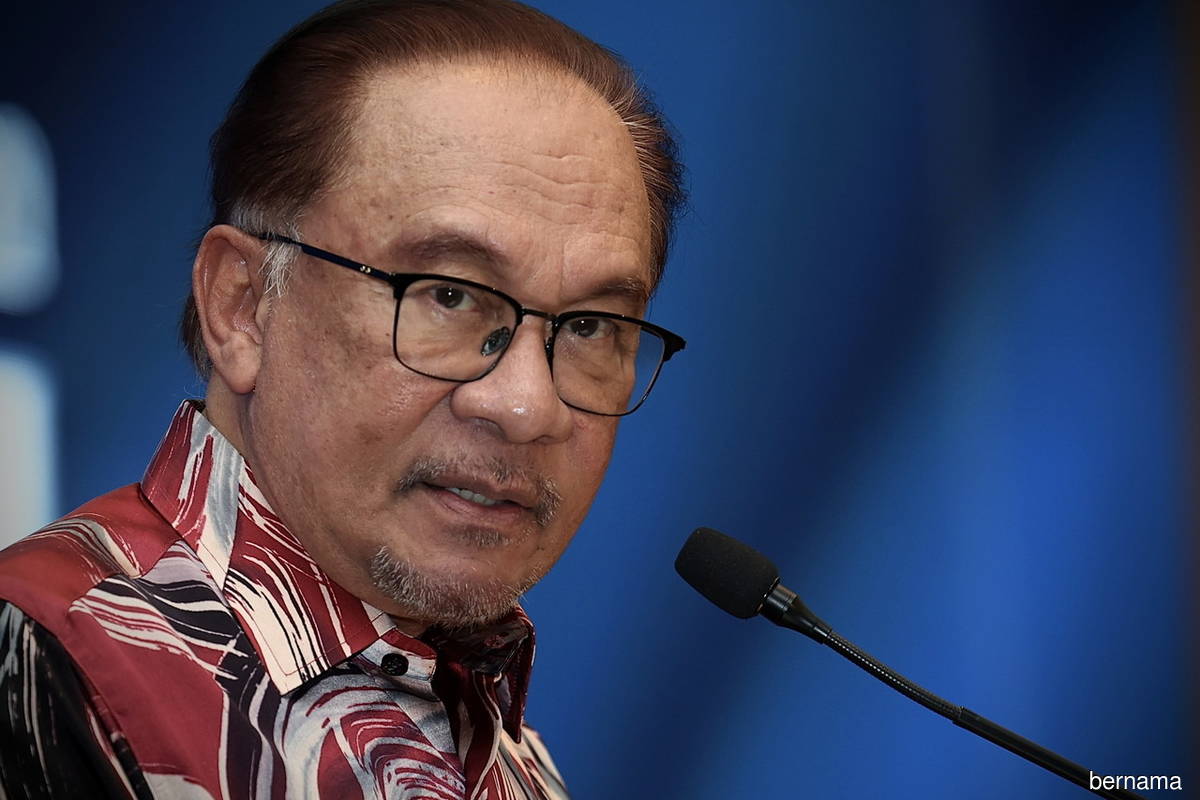 Anwar urges industry to embrace technology, innovation to stay competitive
