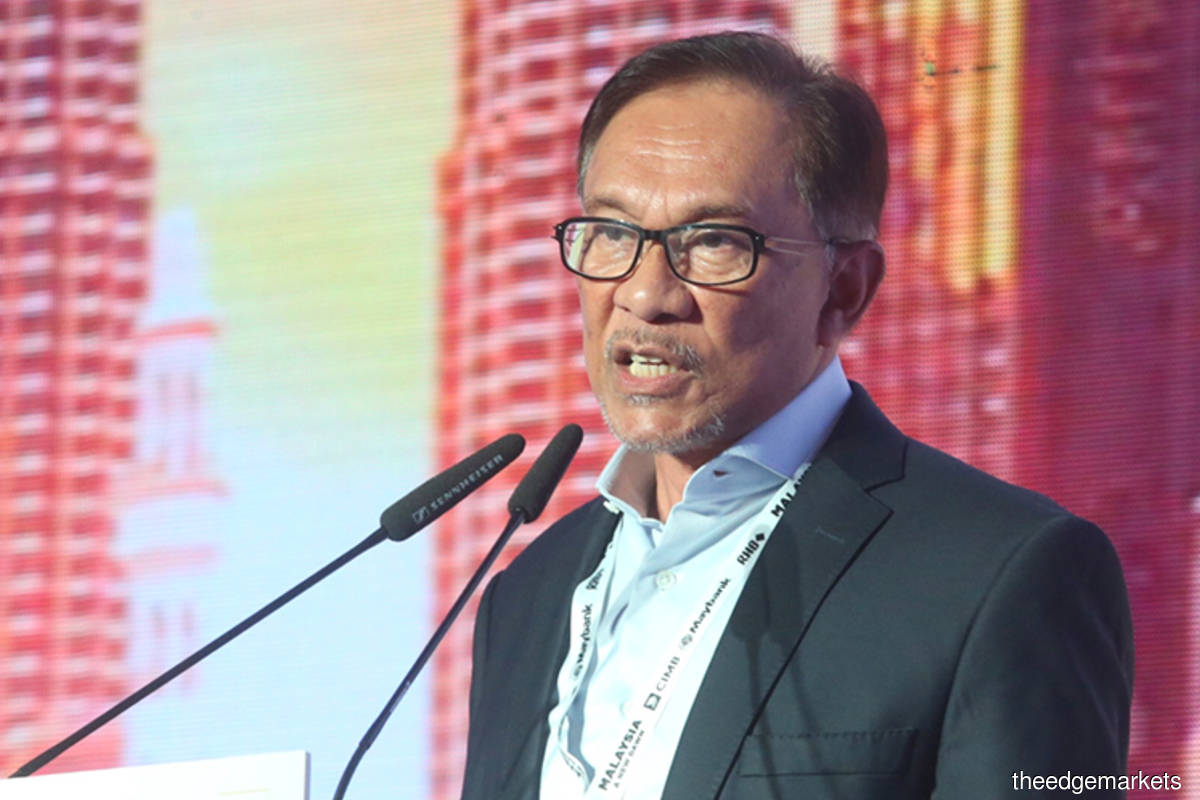 Anwar calls for comprehensive probe by Parliament on MySejahtera issue