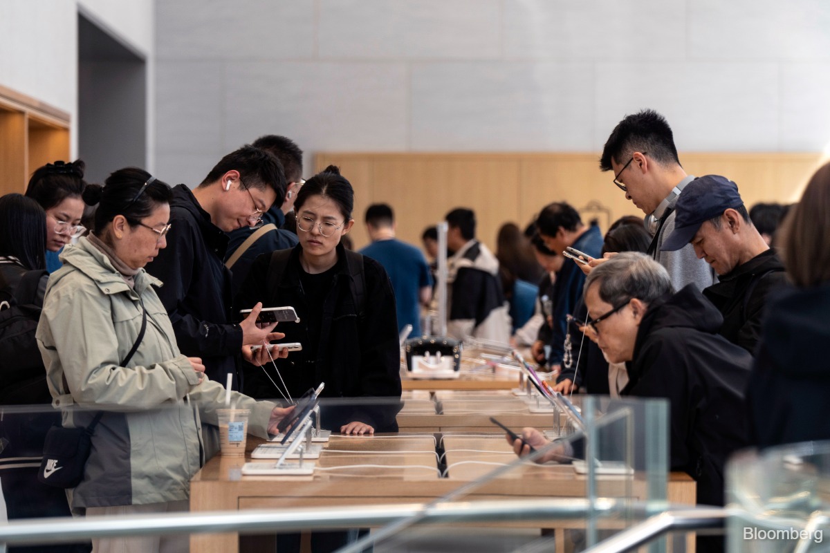 Apple tops China market after iPhone shipments soar 28%, Counterpoint says