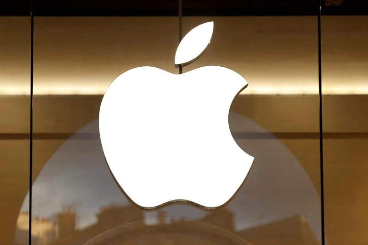 Russia opens case against Apple in App Store payment dispute