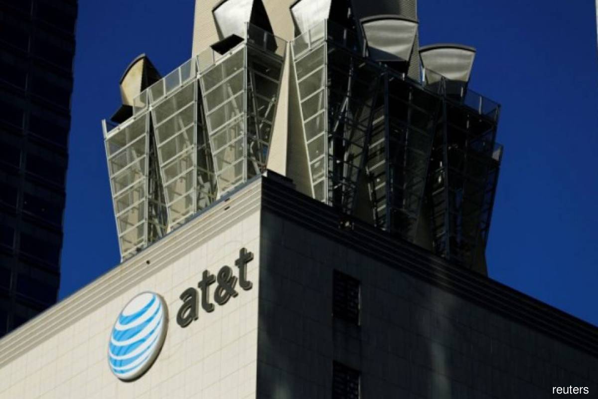 AT&T, Verizon pause 5G roll-out near US airports to avoid flight disruptions