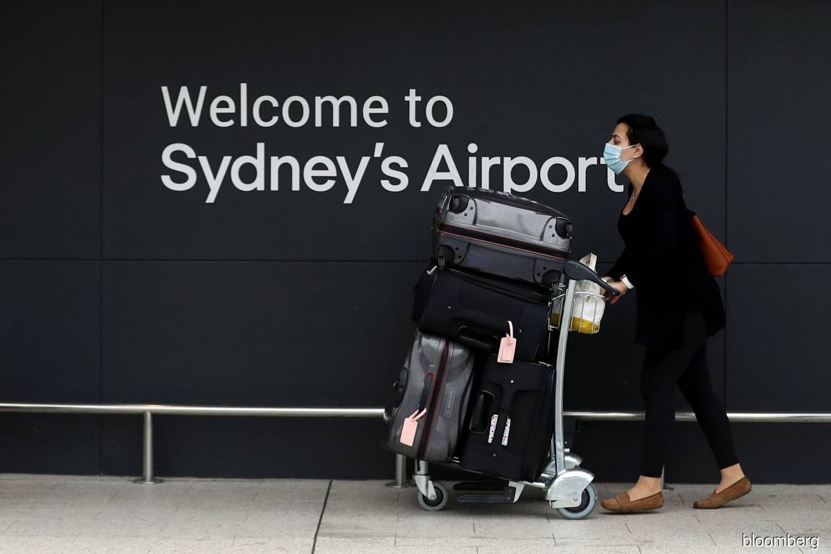 Travel bubble with Singapore brings international students back to Australia