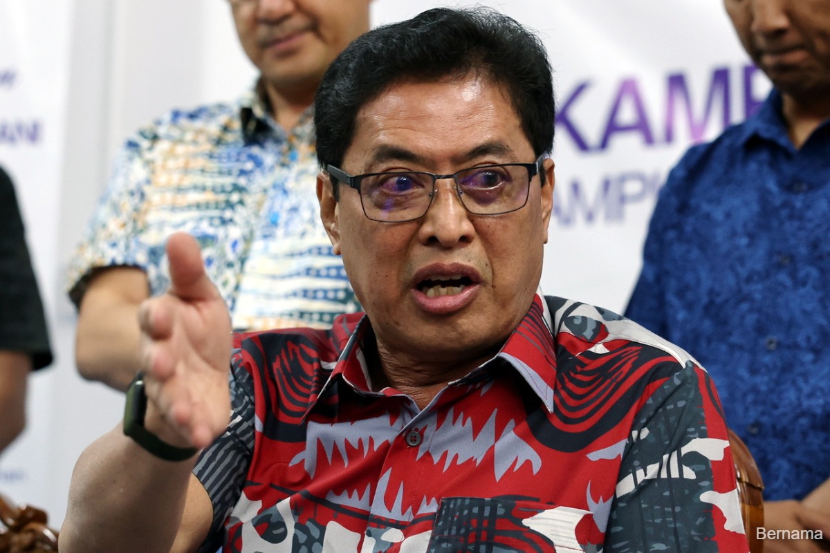 I do not need to take leave — Azam Baki | KLSE Screener