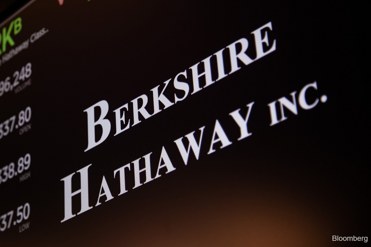 Berkshire finance chief to retire as post-Buffett era approaches