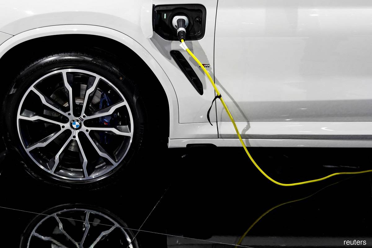 BMW broadens partnership with battery maker Solid Power