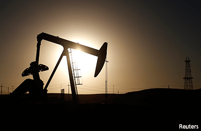 Oil ends down; U.S. crude drops further below $50 on API data