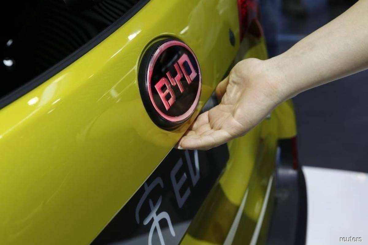 Electric car maker BYD raises US$3.9b in upsized sale