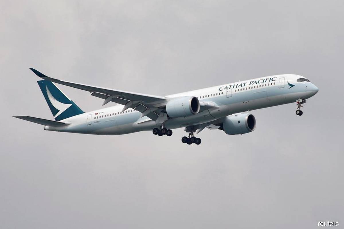 Cathay Pacific apologises after passenger alleges discrimination
