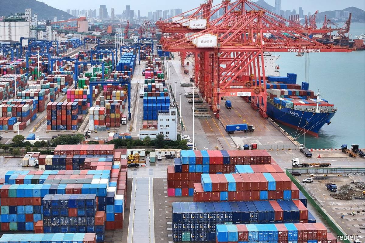 China S Exports Slow Sharply Imports Shrink Ahead Of Trump Tariffs